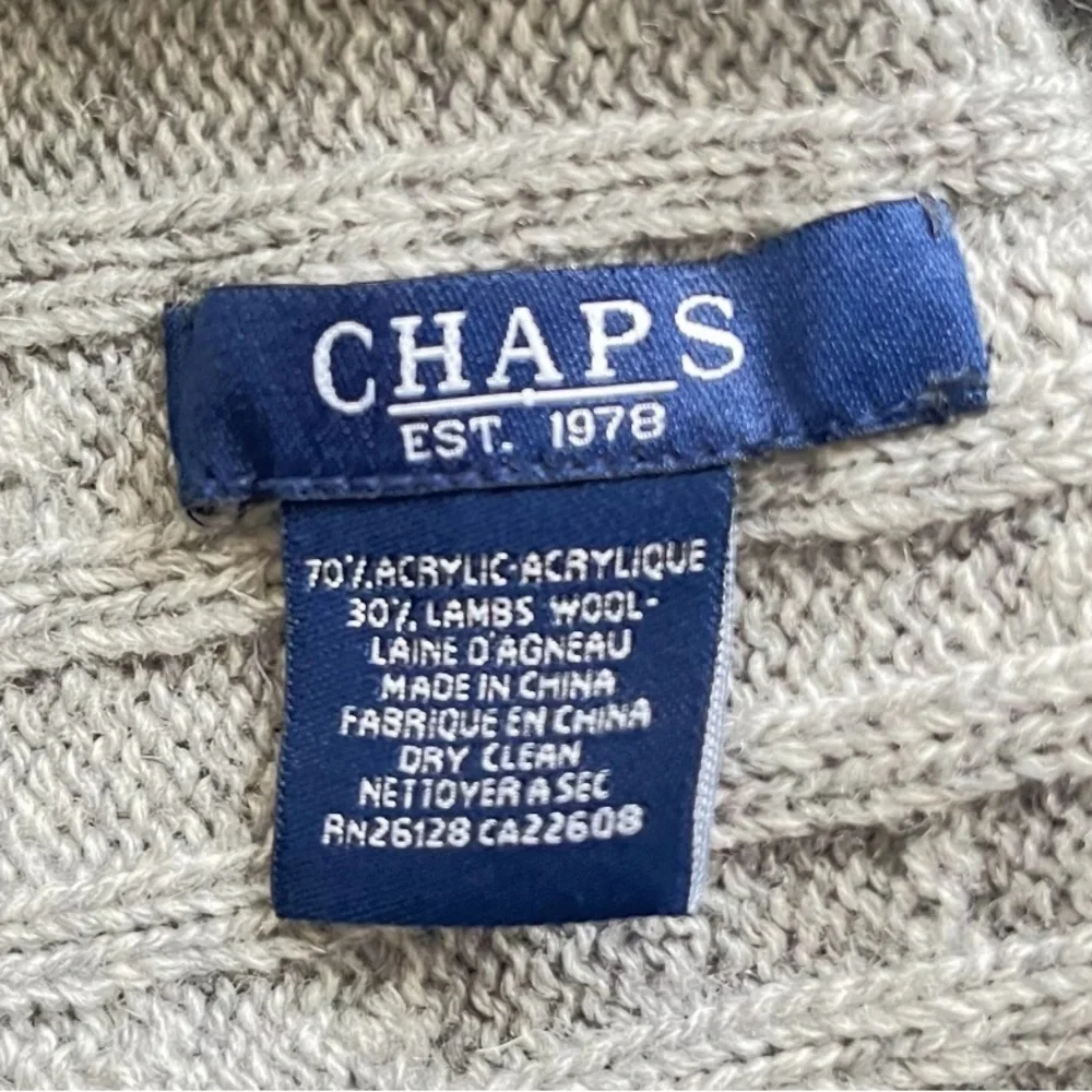 Chaps lamb wool blend knitted light gray beanie with buttons detail Women’s M